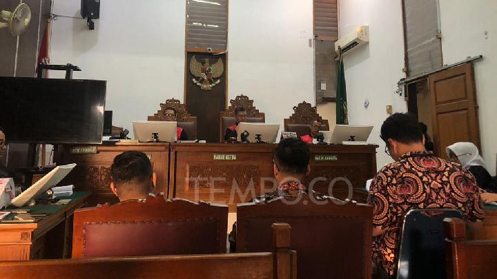 Istri Makelar Situs Judi Online di Komdigi Beli Lexus RX500 Rp 2 Miliar