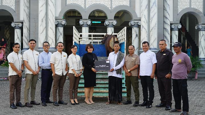 Iduladha, Kokoon Hotel Banyuwangi Berbagi dengan Warga