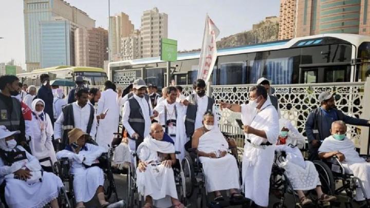 Indonesia's Parliament Mulls Lowering Hajj Registration Age to Nine Years Old