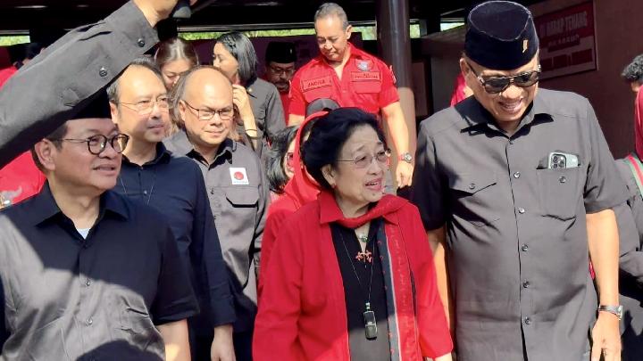Olly Dondokambey Dampingi Megawati Ziarah ke Makam Bung Karno