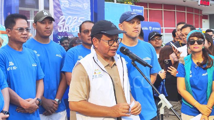 Gubernur Jakarta Pramono Anung setelah mengikuti Car Free Day (CFD) di kawasan bundaran Hotel Indonesia, Jakarta, 8 Juni 2025. Tempo/Dani Aswara