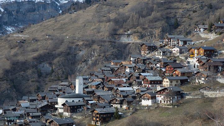 Desa Albinen di Swiss. Shutterstock