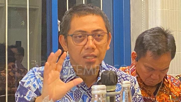 Plt Presiden Direktur (Direktur Operasi) PT Gag Nikel Arya Arditya Kurnia ketika memberikan klarifikasi soal pemberitaan aktivitas pertambangan nikel di Raja Ampat kepada media, di Jakarta Selatan, 10 Juni 2025. Tempo/Ilona