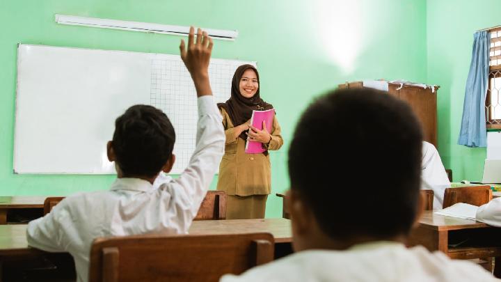 Ilustrasi Guru Sekolah Rakyat. Dok. Kemensos 