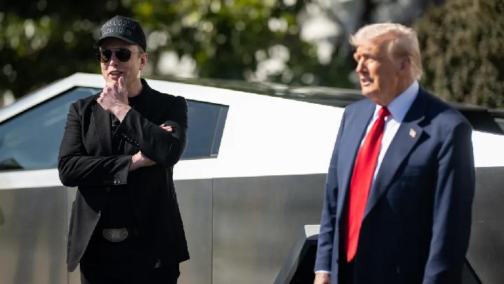 Trump Signs Order to Ease Commercial Spaceflight Regulations