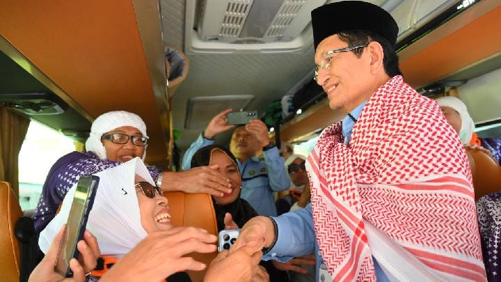 Minister Says Many Companies Interested in Sea Route Hajj Proposal