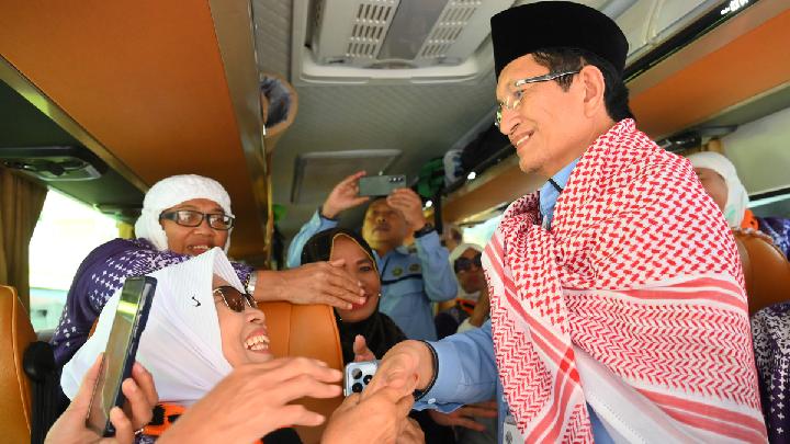 Minister Says Many Companies Interested in Sea Route Hajj Proposal