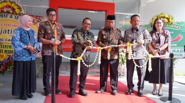 Bank Jatim Resmikan Kantor Cabang Baru di Caruban