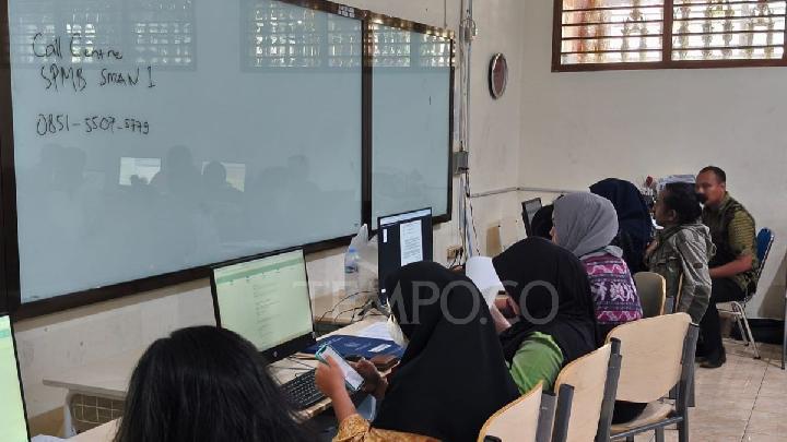 Orang Tua Calon Siswa di Depok Keluhkan Website SPMB Jabar Error
