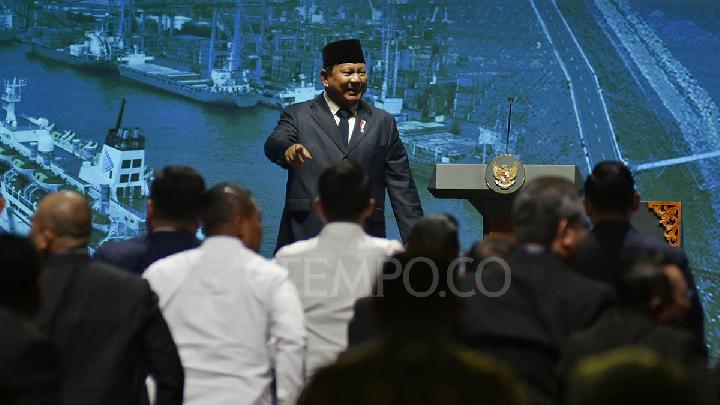 Indonesia's Prabowo Visits Singapore for Diplomatic and Economic Talks