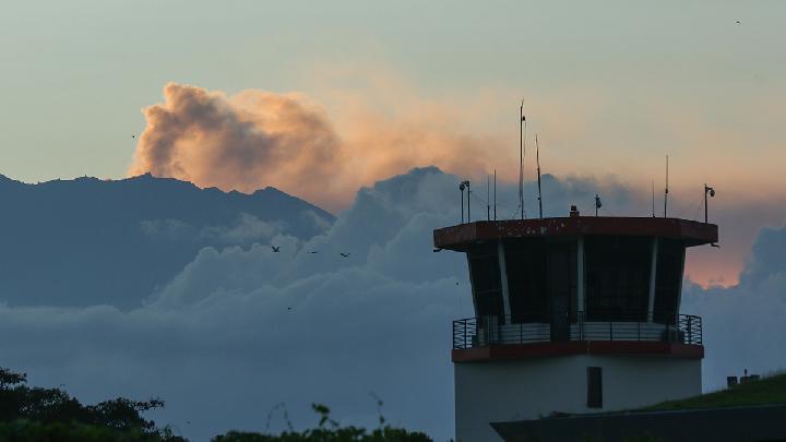 Mount Raung Sees Overnight Eruptions, Ash Columns Reaching 1,500 Meters High