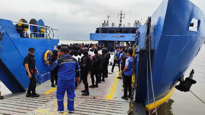 Indonesia Transfers 1,000 Inmates to Nusakambangan Super Maximum-Security Prison