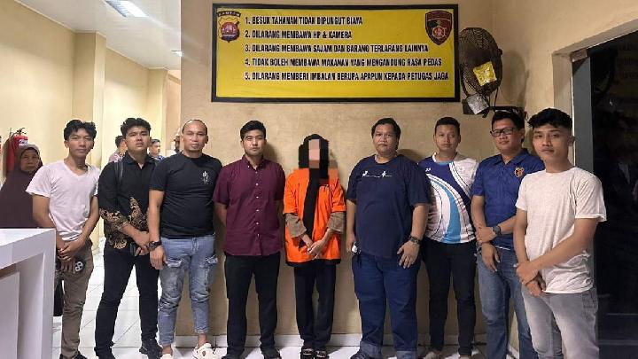 Tersangka penipuan MR  Love Scamming ditangkap oleh Polda Banten, pada Selasa, 17 Juni 2025. Dok. Humas Polda Banten