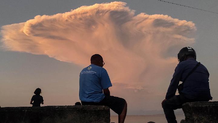 Indonesia's Mount Lewotobi Spews 10 Km High Volcanic Ash in Latest Eruption