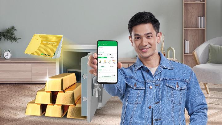 Ilustrasi nasabah Pegadaian memanfaatkan fitur Gadai Tabungan Emas melalui aplikasi Pegadaian Digital. Dok. Pegadaian