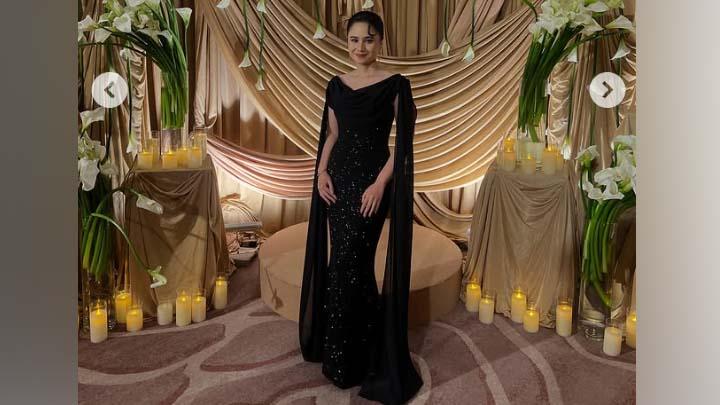Tissa Biani Tampil Menawan Bak Dewi Malam di Resepsi Al Ghazali dan Alyssa Daguise