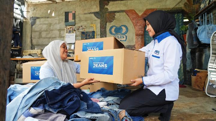 Sebanyak 60 Kg Jeans Bekas Jadi Produk Bernilai oleh Nasabah PNM