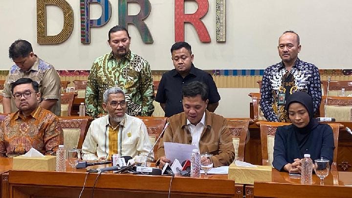 Praktisi Hukum Kritik Putusan MK soal Pemisahan Jadwal Pemilu dalam Rapat dengan DPR