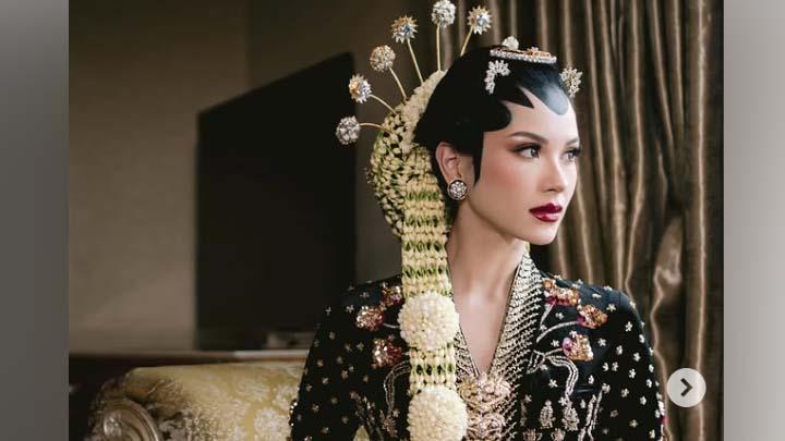 Makeup Bold Alyssa Daguise di Momen Ngunduh Mantu, Warganet: Cantiknya Diborong