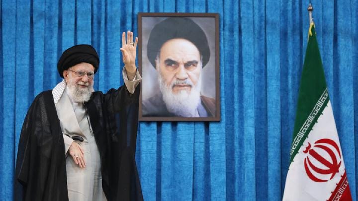 Khamenei Diklaim Masuk Bunker, Tunjuk Pengganti di Tengah Serangan Israel |  tempo.co