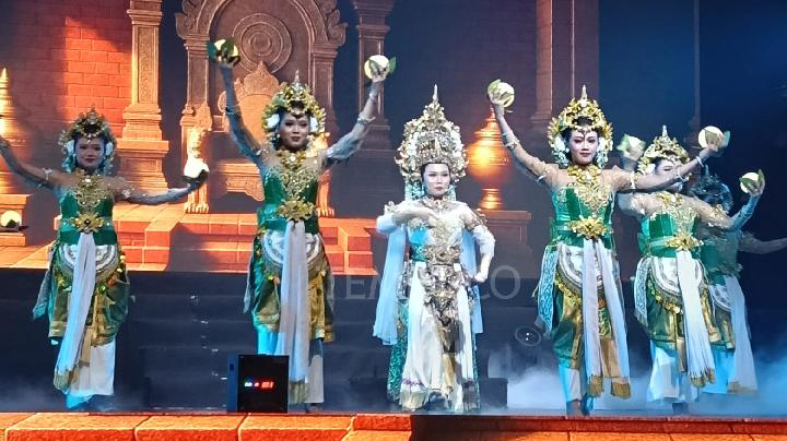 Pementasan drama tari berjudul Rebellion in Wilwatikta (Pemberontakan di Majapahit), di Gedung Cak Durasim, Taman Budaya Jawa Timur, Jumat, 20 Juni 2025. Tempo/Kukuh S. Wibowo