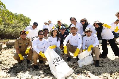 Pertamina Port Logictics Angkut Sampah Laut Kepulauan Seribu