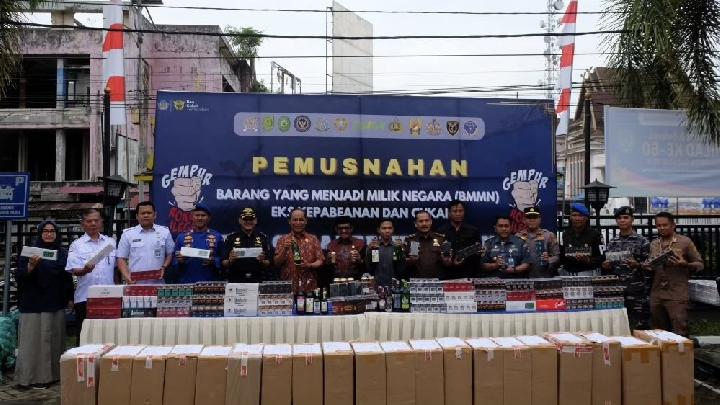 Bea Cukai Tembilahan Musnahkan Barang Hasil Penindakan Senilai 7,6 Miliar Rupiah