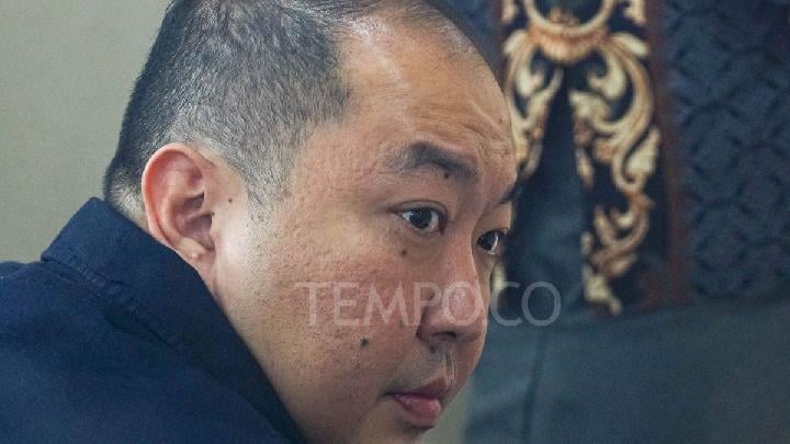 Direktur Utama PT Sri Rejeki Isman (Sritex), Iwan Kurniawan Lukminto menjalani pemeriksaan di Gedung Jampidsus Kejaksaan Agung, Jakarta, 23 Juni 2025. Tempo/Ilham Balindra