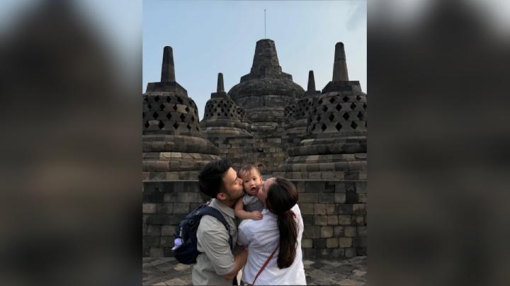 OOTD Kasual Jessica Mila Liburan Keluarga ke Candi Borobudur