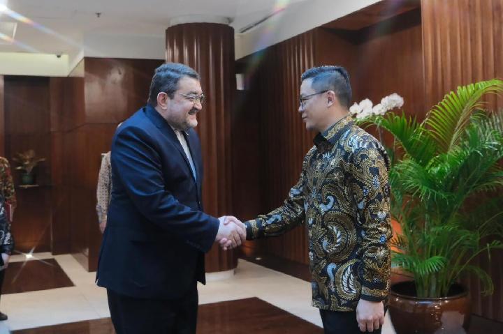 Indonesia Balances Diplomacy and Trade Amid Iran-Israel Escalating Conflict