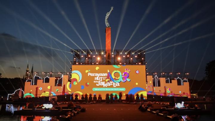 Suasana panggung utama perayaan HUT ke-498 Jakarta di Taman Lapangan Banteng, Jakarta, pada Minggu, 22 Juni 2025. Dok. Pemprov DKI Jakarta/BobPrass