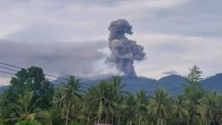 Mount Dukono Erupts Again This Morning, Ash Column Reaches 1.5 KM