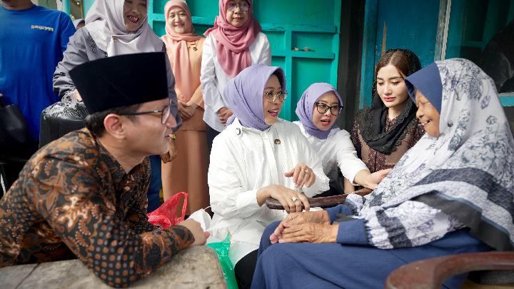 Kemensos dan Pemkab Trenggalek Gelar Aksi Bersih Sungai dan Tebar Benih Ikan