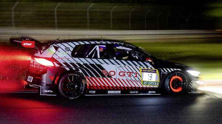 Volkswagen Golf GTI Clubsport 24h Menang di Kelas AT3 24h Nurburgring 