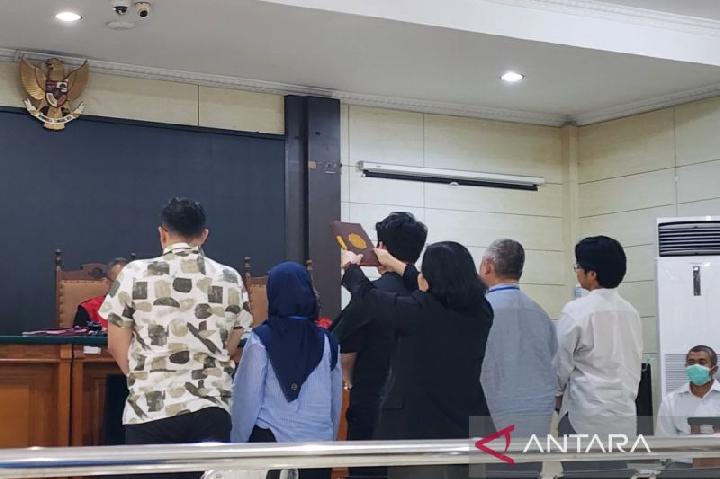 Lima dokter residen Program Pendidikan Dokter Spesialis (PPDS) Anestesiologi Undip Semarang angjkatan 77 diperiksa sebagai saksi dalam sidang di PN Semarang, Jawa Tengah, Rabu (25/6/2025). ANTARA/I.C. Senjaya