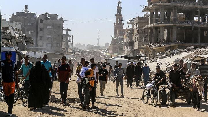 Israeli Soldiers Open Fire on Palestinian Refugees Lining Up for Water, Including Children