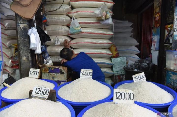 Indonesian Police Food Task Force Investigates Alleged Fraud in Premium Rice Sales