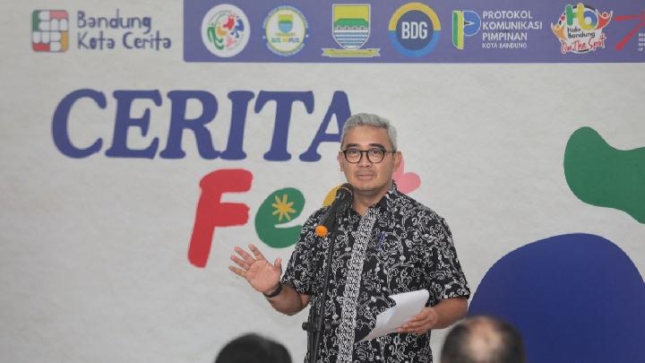 Wali Kota Bandung, Muhammad Farhan membuka Bandung Kota Cerita di Micro Library Alun-alun Bandung, Sabtu 28 Juni 2025. Dok. Pemkot Bandung