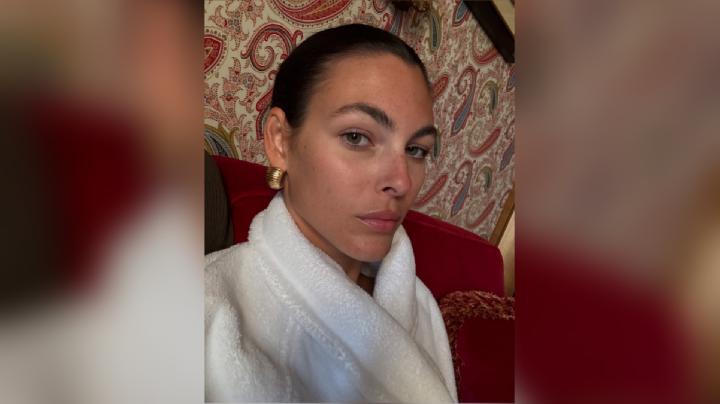 Ouch! Gaun Vittoria Ceretti, Pacar Leonardo DiCaprio, Robek di Pesta Pernikahan Jeff Bezos
