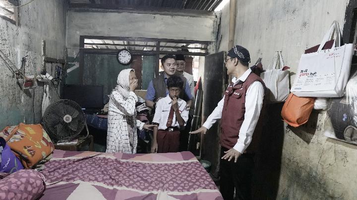 Seskab, Mensos, dan MenPU Tinjau Rumah Galih, Calon Siswa Sekolah Rakyat