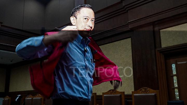 Mantan Menteri Perdagangan Thomas Trikasih Lembong atau Tom Lembong setelah menjadi saksi dalam lanjutan sidang kasus dugaan korupsi impor gula dengan terdakwa Direktur Pengembangan Bisnis PT PPI, Charles Sitorus di Pengadilan Tipikor, Jakarta, 30 Juni 2025. . Tempo/Martin Yogi Pardamean