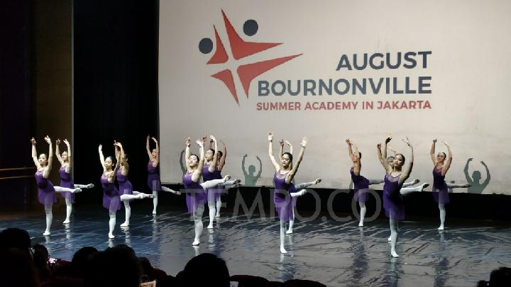 Celebrating 75 Years of Diplomatic Relations, Danish Embassy Holds Ballet Performance in Jakarta