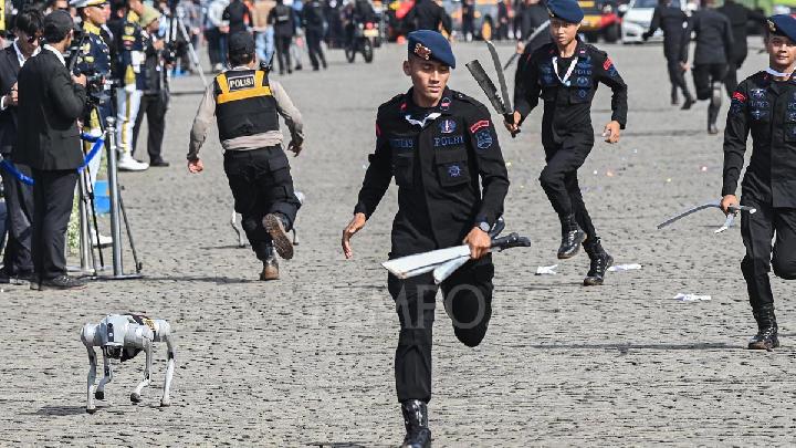 Indonesian Police Chief Highlights Robot Parade as Investment in Future Policing