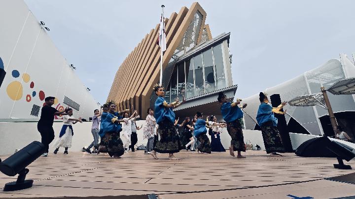 Sahabat difabel Pertamina membawakan Tari Mappadendang di World Expo 2025 Osaka, Jepang, Rabu, 2 Juli 2025. Dok. Pertamina