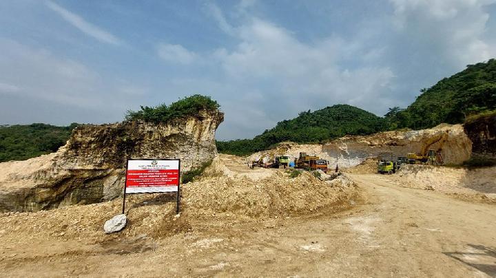 Forestry Ministry Shuts Down 50-Hectare Illegal Limestone Mine in Bogor, West Java