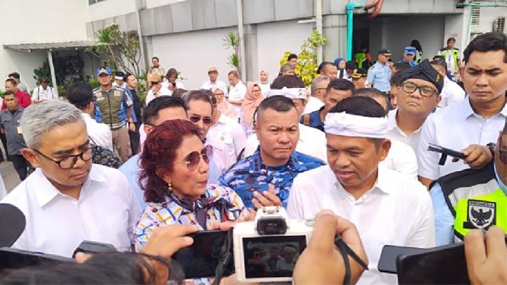 Governor Dedi Mulyadi Issues Public Apology as Floods Continue in West Java