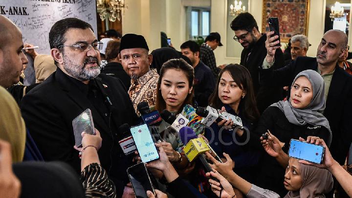 Duta Besar Iran untuk Indonesia Mohammad Boroujerdi memberikan keterangan di kediaman Duta Besar Iran, Jakarta, 3 Juli 2025. Tempo/Tony Hartawan