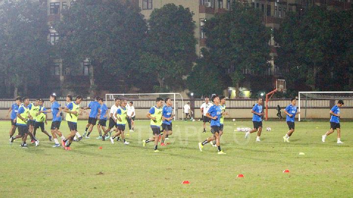 Sesi latihan pemain Liga Indonesia All Star di Stadion STIK, Jakarta, 3 Juli 2025. Tempo/Magang/Muhammad Rizky Fadhlurahman