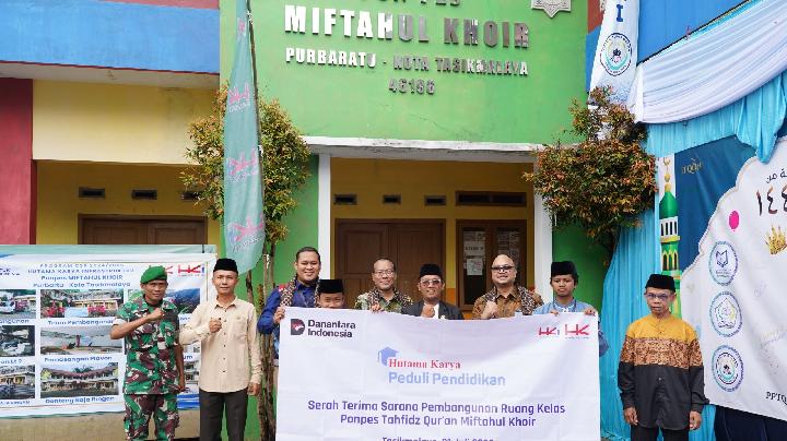 Bantuan Hutama Karya Dongkrak Kualitas Pendidikan Santri
