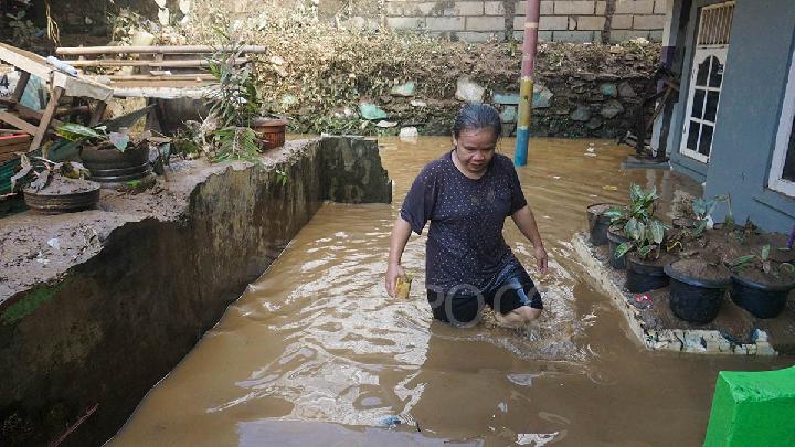 Jakarta Flooding Update: 12 Neighborhood Units Remain Submerged